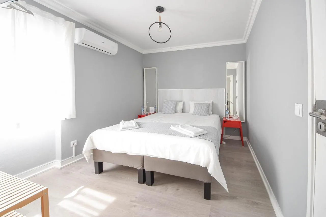 Blue Door Lagos 3*,